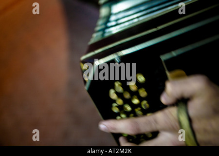 Händen der Bandoneon-Spieler in Buenos Aires Stockfoto
