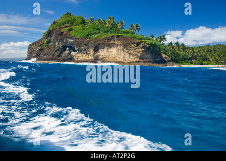 APULIMA Insel blaue Lagune SAMOA südöstlichen Upolu Insel in den Gewässern der Sonne blauer Himmel Wolke grünen Rock Sonnenstein Stockfoto