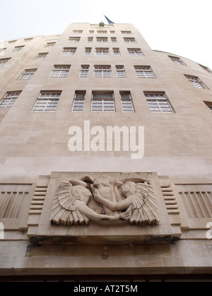 Eric Gill skulpturale Panel Darstellung "Ariel himmlische Musik zu hören" BBC Broadcasting House Portland Place London Stockfoto