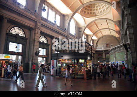 Sarmiento Zug Kopfbahnhof Halle im Stadtteil Retiro, Buenos Aires, Argentinien Stockfoto