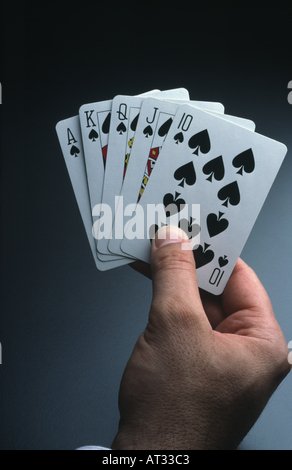 Pokerhand zeigt einen Royal flush Stockfoto