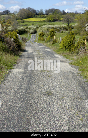 Frankreich-Ardeche in der Nähe von Mirabel Dorfstraße Landschaft im Frühling Stockfoto