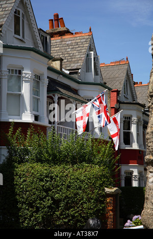 England Fahnen aus Haus in Chiswick, West London, WM 2006 Stockfoto