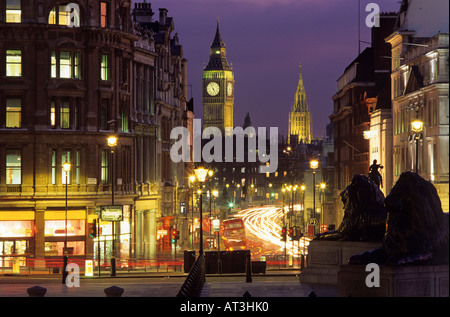 Big Ben und Whitehall von Trafalgar Square London England UK Stockfoto
