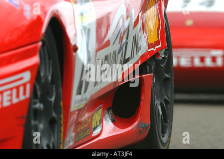 roter Ferrari racing bei der Ferrari 360 Challenge, Donington Park. Stockfoto