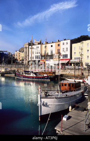 Royal Harbour Marina und das Meer Ramsgate Kent Stockfoto