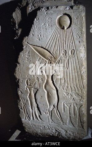 Dekorierte Wand eingeschrieben mit Figuren und Hieroglyphen Ägypten Stockfoto