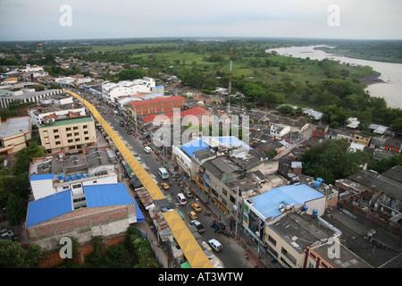 Blick auf Barancabermeja Stadt das höchste Gebäude in der Stadt eine sehen den Fluss Magdalena Stockfoto