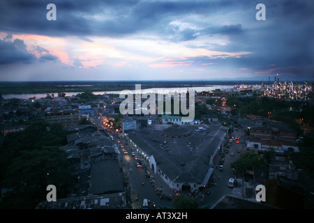 Blick auf Barancabermeja Stadt das höchste Gebäude in der Stadt eine sehen den Fluss Magdalena Stockfoto