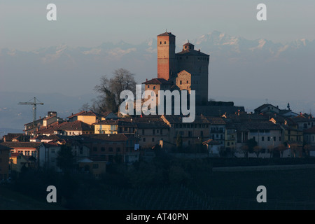 Serralunga d ' Alba. Langhe, Piemont Stockfoto