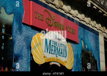 Der Disney Store-Spielzeug-Shop auf der Oxford Street London UK Stockfoto