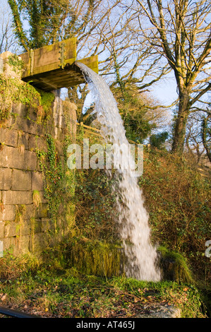 Reste des oberschlächtigen Wasserrad, Luxulyan, Cornwall Stockfoto