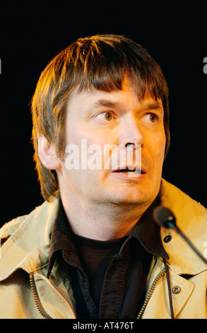 Schottischer Autor Ian Rankin, auf der Bühne bei The Guardian Hay Festival 2007 Hay on Wye Powys Wales UK EU befragt Stockfoto