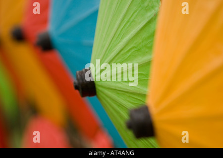 Handgefertigte thai Sonnenschirme in das Handwerk Dorf Bo Sang in der Nähe von Chaing Mai Thailand Stockfoto