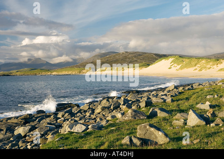 Insel Harris, Western Isles, Schottland, Großbritannien. White Sand Beach und felsige Ufer bei Scarasta Stockfoto