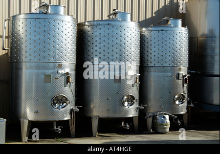 Pindar Weinberge am Peconic auf Long Island New York USA. Edelstahltanks. Stockfoto