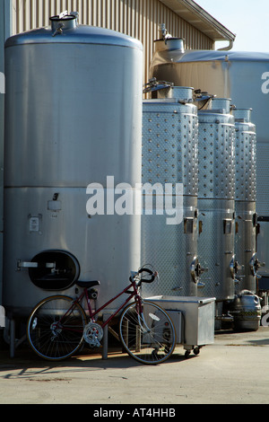 Pindar Weinberge am Peconic auf Long Island New York USA. Edelstahltanks. Stockfoto