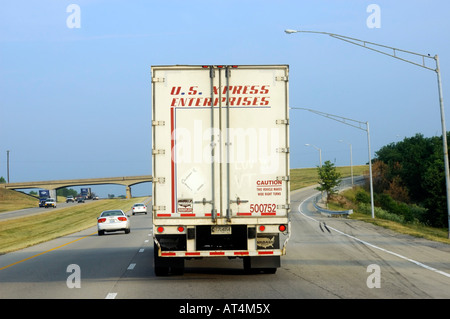 Traktor Anhänger LKW auf einer Autobahn in Kentucky USA reisen Stockfoto