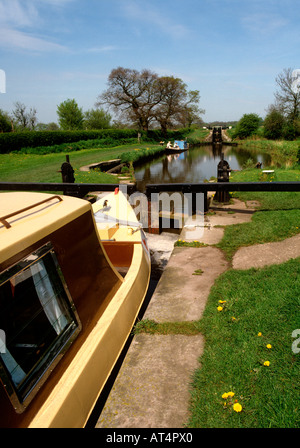 UK-Cheshire Narrowboat bei Bosley sperrt auf Macclesfield Kanal Stockfoto