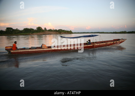 Fluss Magdalena ist die Hauptwasserleitung und Transportway zwischen Bogota und dem Ozean Stockfoto