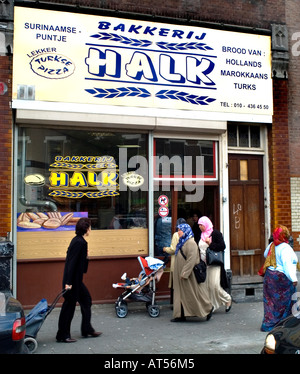 Rotterdam der Middellandstraat Bäckerei türkische niederländischen marokkanischen Türkei Niederlande Maroc Niederlande Stockfoto