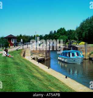 Sperren Sie auf der Themse am Godstow in der Nähe von Oxford. England Stockfoto