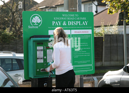 Bezahlung und Display-Fahrkartenautomat Stockfoto