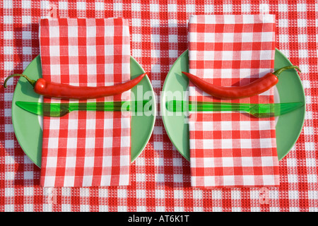 Rote Chili auf Platte, Elaveted Blick Stockfoto