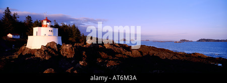 Sonnenuntergang auf Amphitrite Point Lighthouse, Baujahr 1914 in der Nähe von Ucluelet, Vancouver Island, BC, Britisch-Kolumbien, Kanada Stockfoto