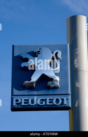 Peugeot-Löwen unterzeichnen Cardiff Stockfoto
