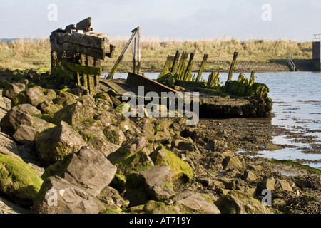 Zerstörten Schiff auf dem Fluss ducken in South Woodham Ferrers, Essex, England UK Stockfoto