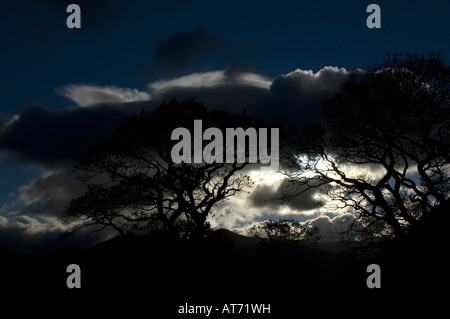 Malerische Aussicht auf dramatische stürmischen bewölktem Himmel gesehen in der Dämmerung, Lake District, Cumbria, England. Stockfoto