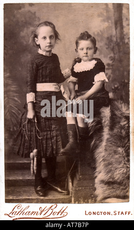 Viktorianische Carte de Visite Foto von zwei kleinen Kindern Stockfoto