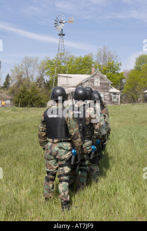 SWAT-Teams trainieren im ländlichen Nebraska. Stockfoto