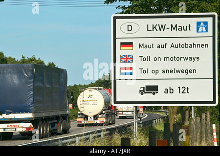 Maut auf Autobahn-Schild auf Autobahn Deutschland Stockfoto