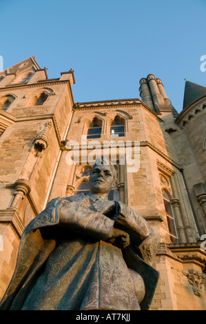 nur bekannt in voller Länge Statue von Edward Albert, Prince Of Wales, Edward VIII, später Herzog von Windsor 1894-1972 Aberystwyth Zukunft Stockfoto