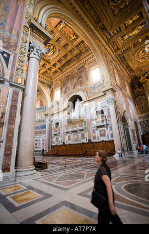 Innenraum von San Giovanni in Laterano Basilika Stockfoto