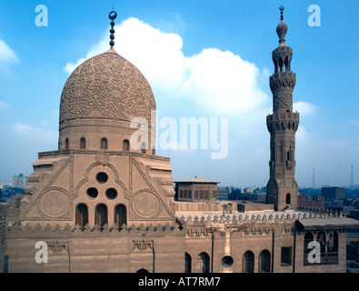 Kuppel des Mausoleums, Minarett, Sabil Kuttab, komplexe Qaytbay, nördlichen Friedhof, Kairo, Ägypten Stockfoto