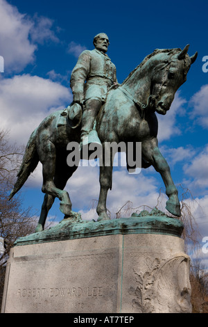 Eine Statue von konföderierten General Robert E Lee ist das Herzstück des Lee Park in Charlottesville Virginia am 19. Februar 2008 Stockfoto