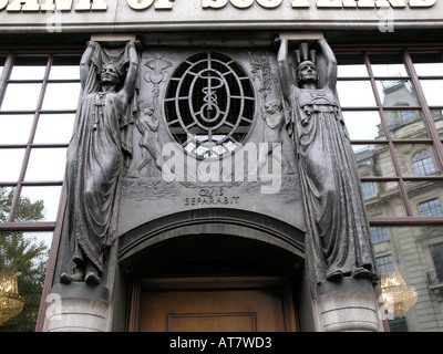 Die beiden weiblichen Figuren gebildet, die einst Teil der Fassade der P & O Steam Navigation Company Passagier-Büro. Stockfoto