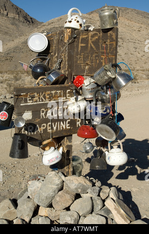 Wasserkocher-Kreuzung auf dem Weg zum The Racetrack im Death Valley in Kalifornien Nationalparks oder National Monument. Stockfoto