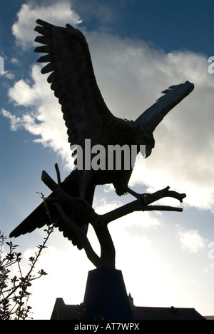 Silhouette der Skulptur Geist in den Himmel von Sandy O'Connor gemacht und angezeigt bei Llanwrtyd Wells, Powys, Wales, UK, Stockfoto