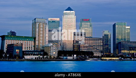 Canary Wharf Dämmerung von Rotherhithe London UK Stockfoto