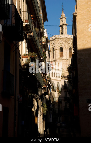 Blick auf den Turm der Kathedrale von Valencia, Spanien bekannt als Torre del Miguelete Stockfoto