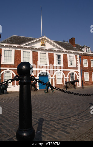 Exeter Devon Custom House wurde im Jahre 1680 erbaut und ist eine wichtige touristische Attraktion entlang des Kais Stockfoto