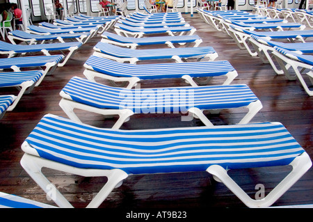 Unternehmungen mit der Familie an Bord der Carnival Cruise Schiff Fantasy von Port Canaveral Florida zu den Bahama-Inseln Stockfoto