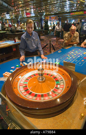 Unternehmungen mit der Familie an Bord der Carnival Cruise Schiff Fantasy von Port Canaveral Florida zu den Bahama-Inseln Stockfoto