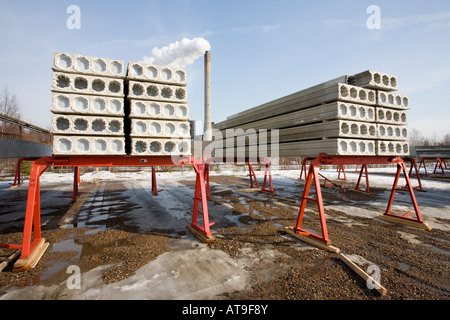 Lagerhaltung von vorgefertigten Beton Hohlkern-Bauelemente , Finnland Stockfoto