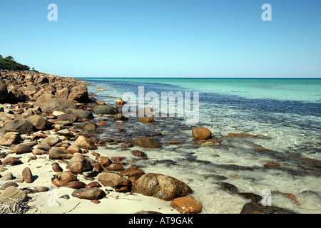 Meelup Bay Beach in Western Australia mit felsiger Küste und türkisfarbenem Wasser, Australien Stockfoto