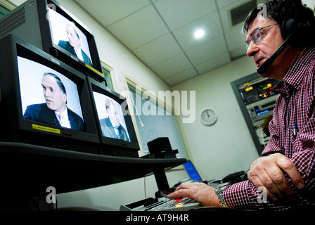 Studiomonitore Editor Direktor während einer TV-Debatte Stockfoto